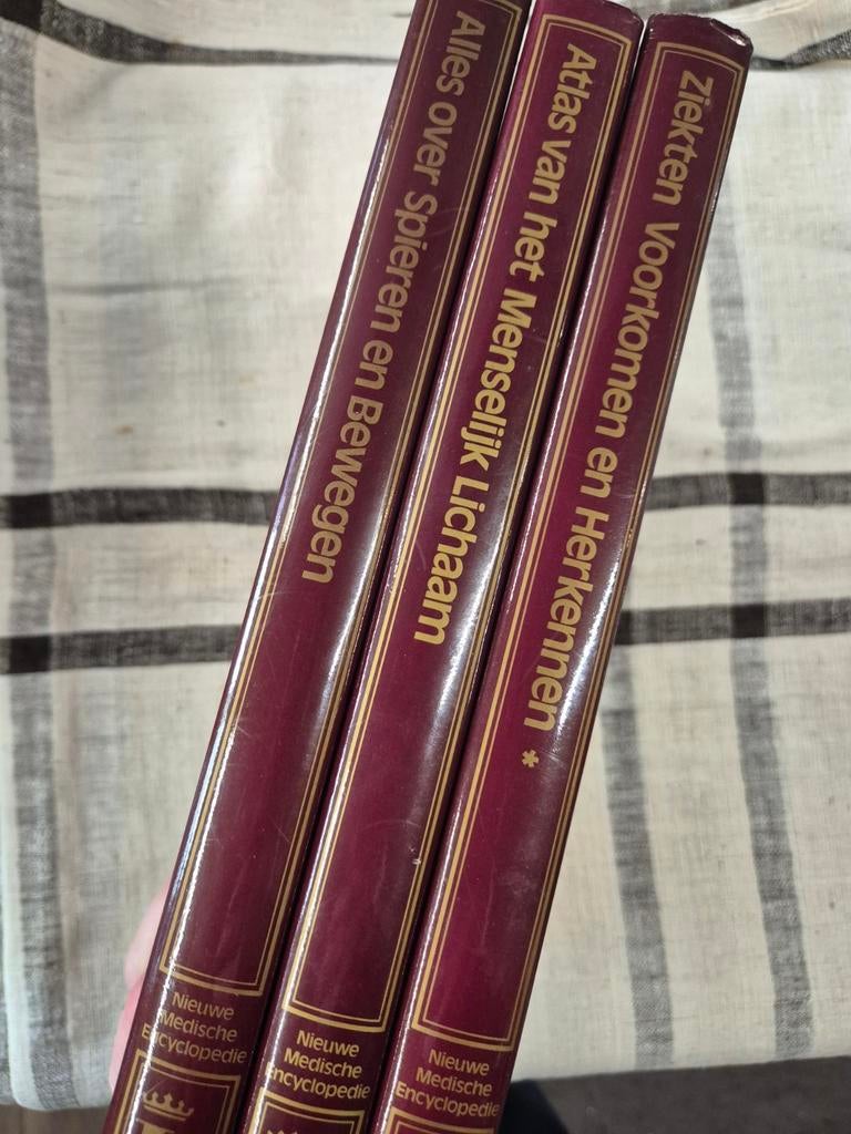 Nieuwe Medische Encyclopedie - 3 Delen, Medisch, Complete serie, Ophalen of Verzenden, Onbekend