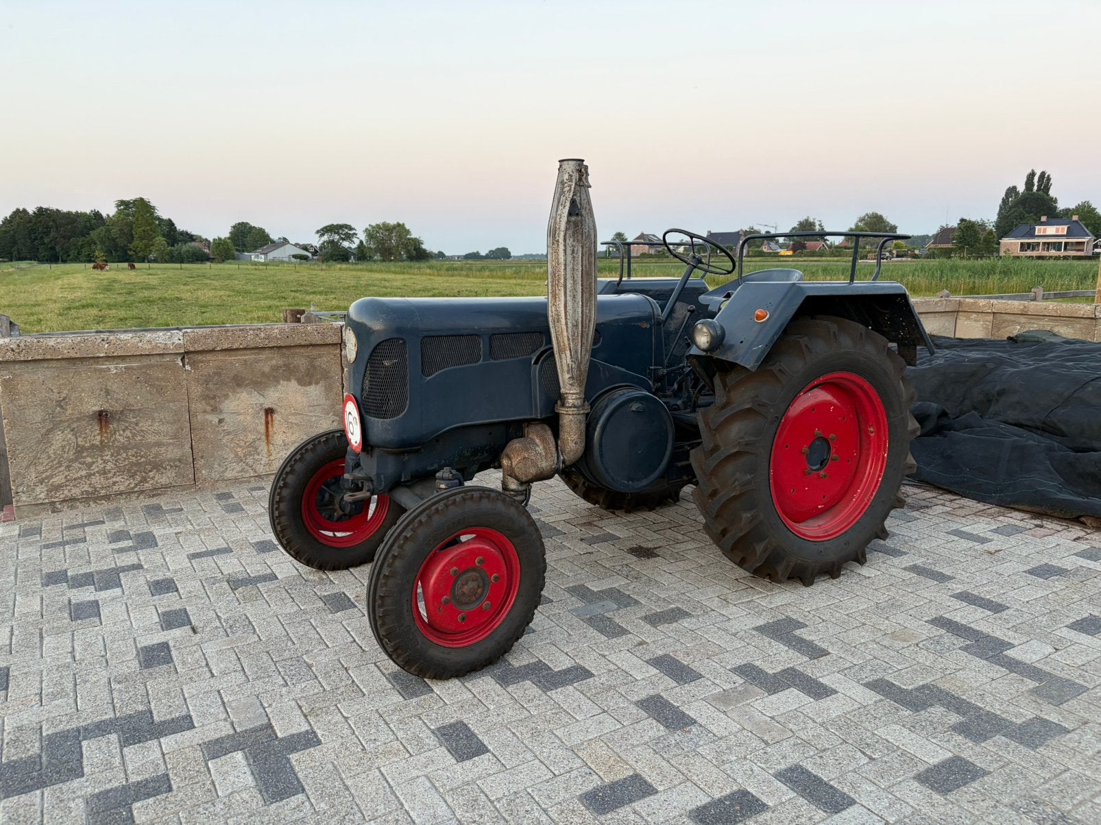 Lanz Buldog 2016 met hefinrichting, Tot 2500, Oldtimer, Tot 80 Pk, Ophalen