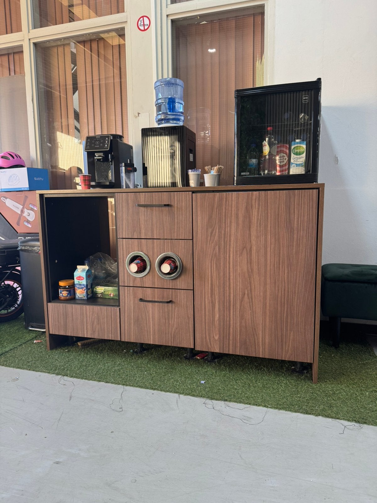 Leuk koffiemeubel / koffiecorner meubel in nette staat, Huis en Inrichting, Ophalen of Verzenden, Zo goed als nieuw