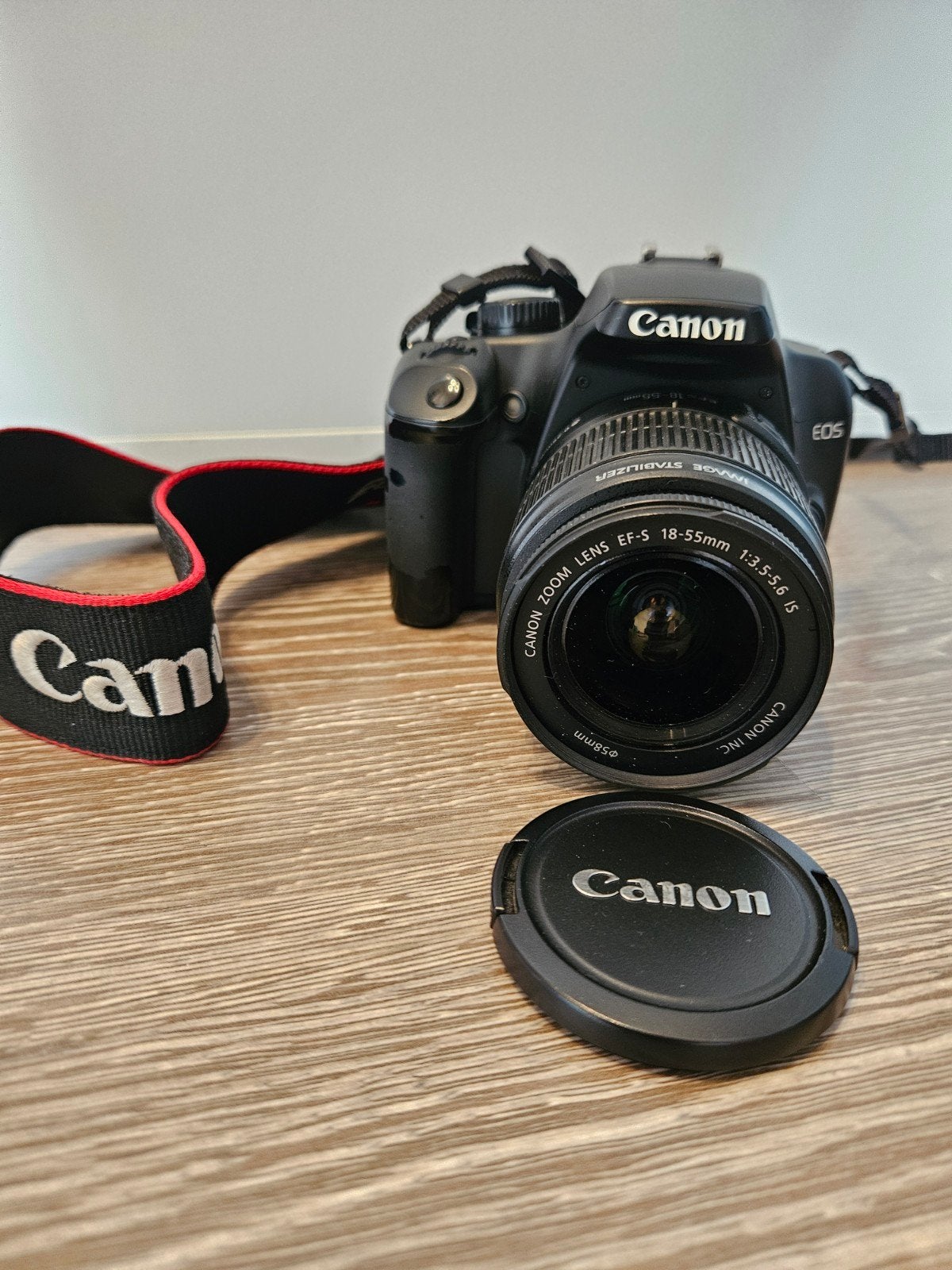 Canon EOS 1000D spiegelreflexcamera met 18-55mm lens, Audio, Tv en Foto, Fotocamera's Digitaal, Ophalen, Gebruikt, Spiegelreflex