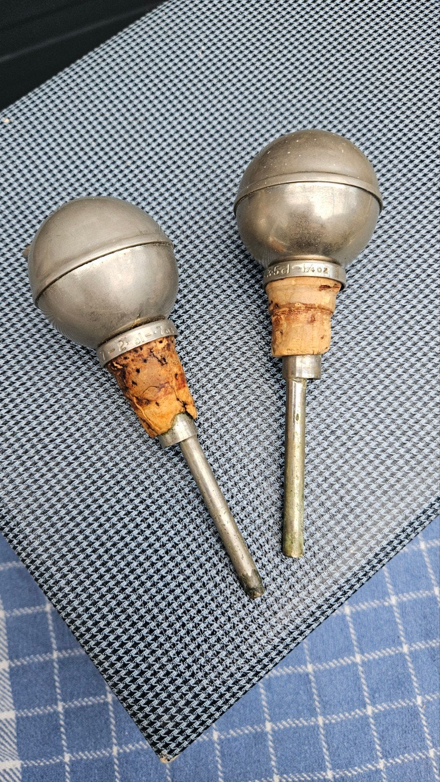 Antieke Schenkers No. 4 en No. 7 uit Engelse Baruitrusting, Ophalen of Verzenden