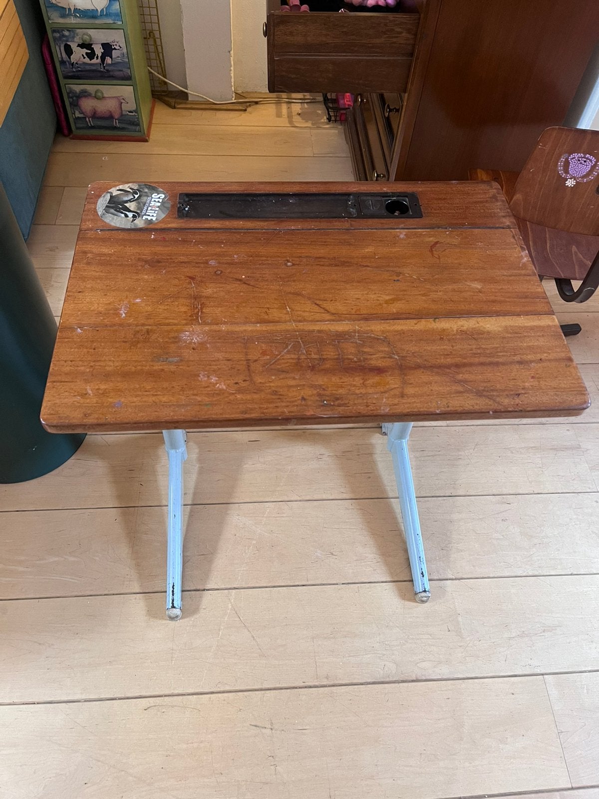 Schoolbankje bureau GRATIS, Ophalen, Gebruikt, Hout, Schoolbureau