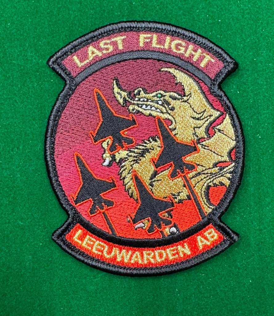 RNLAF F-16 gouden afscheidspatch vlb Leeuwarden, Verzenden, Zo goed als nieuw, Patch, Badge of Embleem