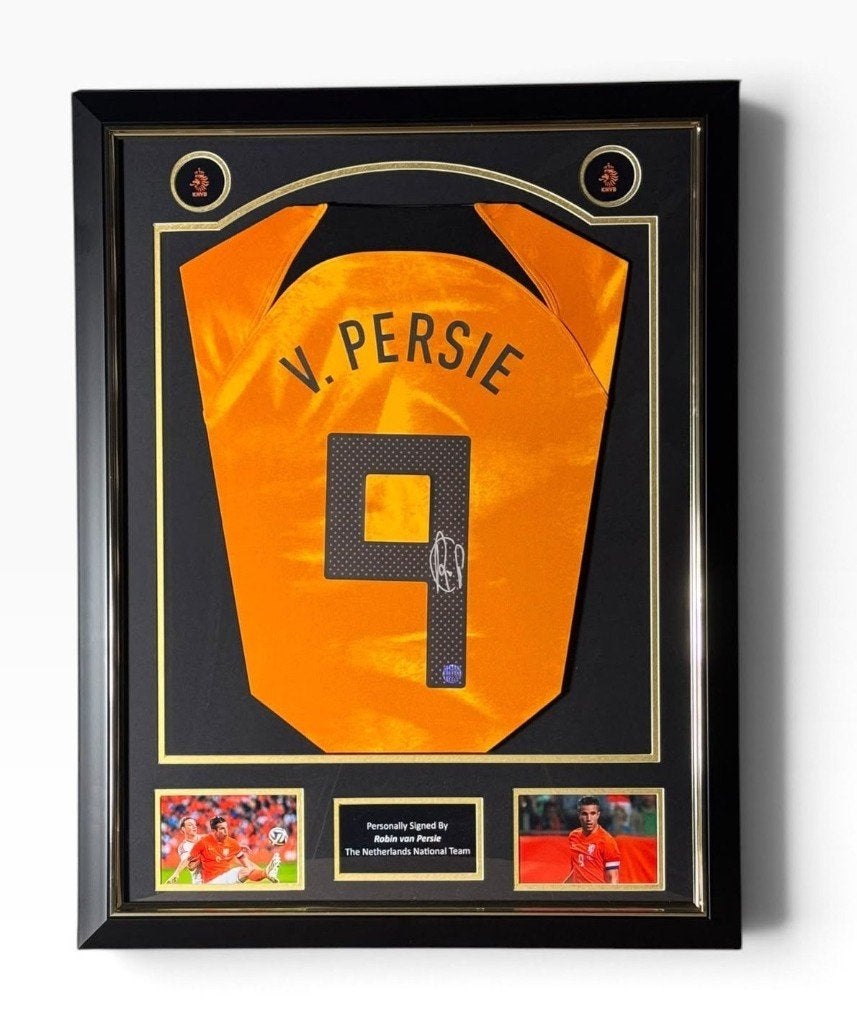 van Persie gesigneerd Nederland 2022-23  shirt Deluxe Frame, Verzamelen, Shirt, Info@sportmemorabilianetherlands.com, Nieuw, Ophalen of Verzenden