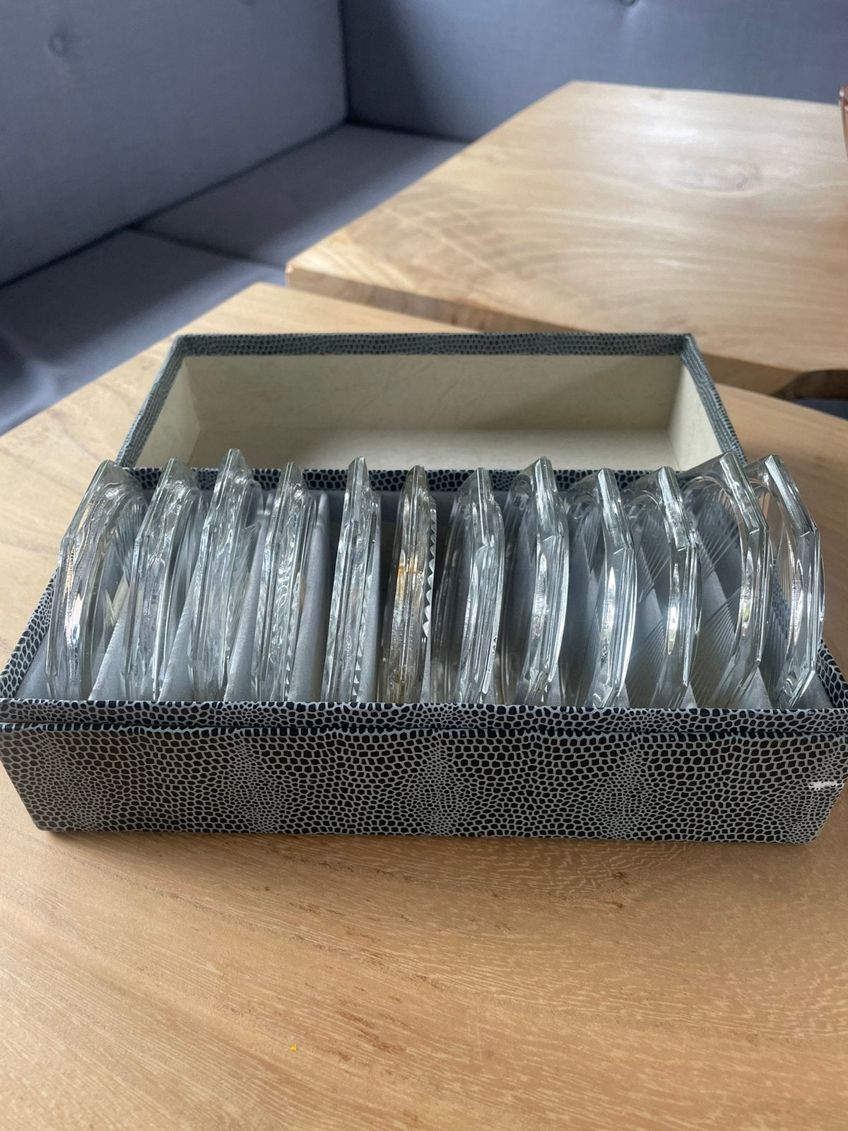 Set glazen onderzetters in originele doos Bohemia, Glasonderzetter, Ophalen of Verzenden, Zo goed als nieuw, Overige kleuren