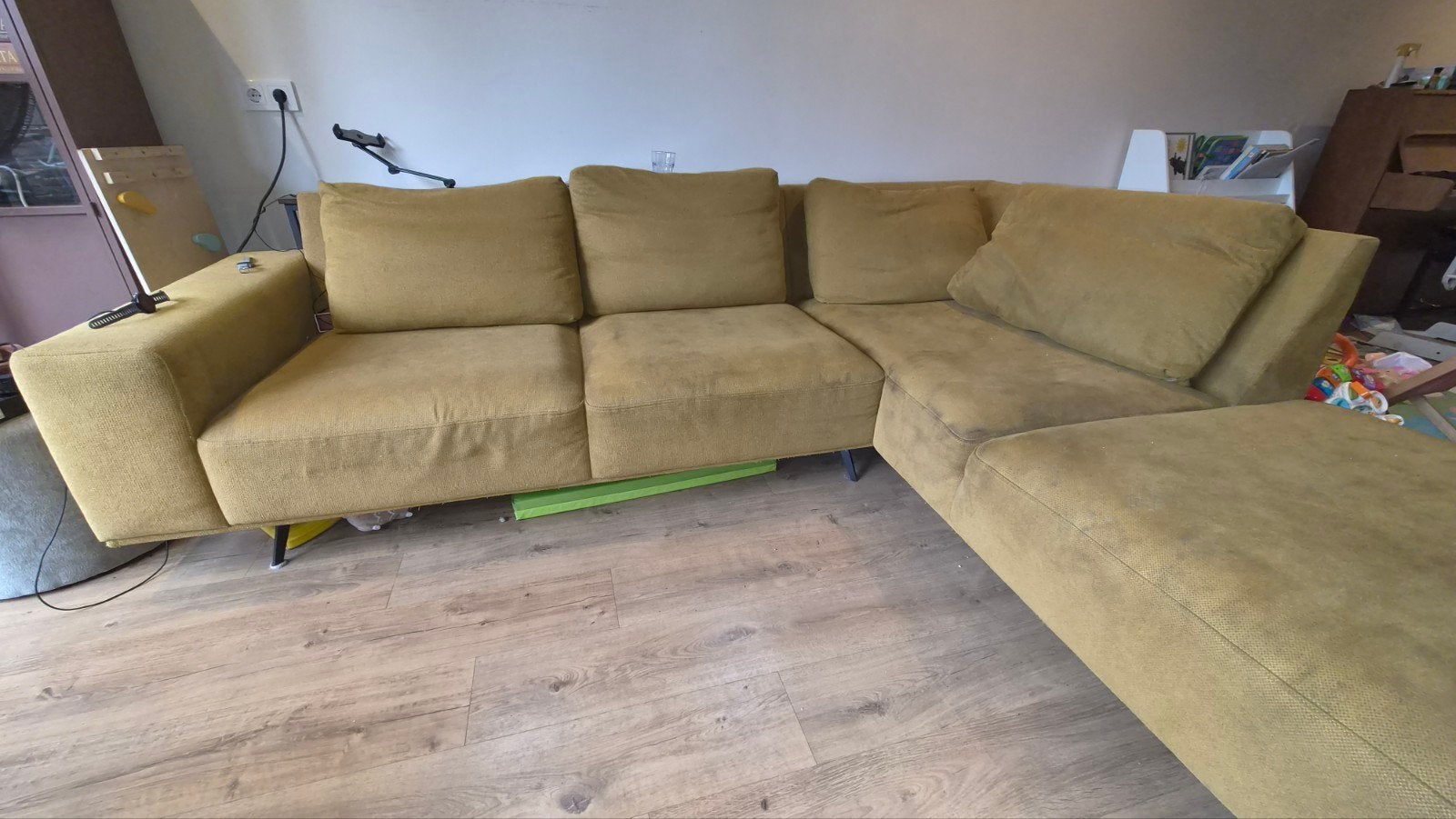 Comfortabele hoekbank met chaise longue - Okergeel, Huis en Inrichting, Ophalen, Modern, Comfortabel, 250 tot 300 cm, Gebruikt