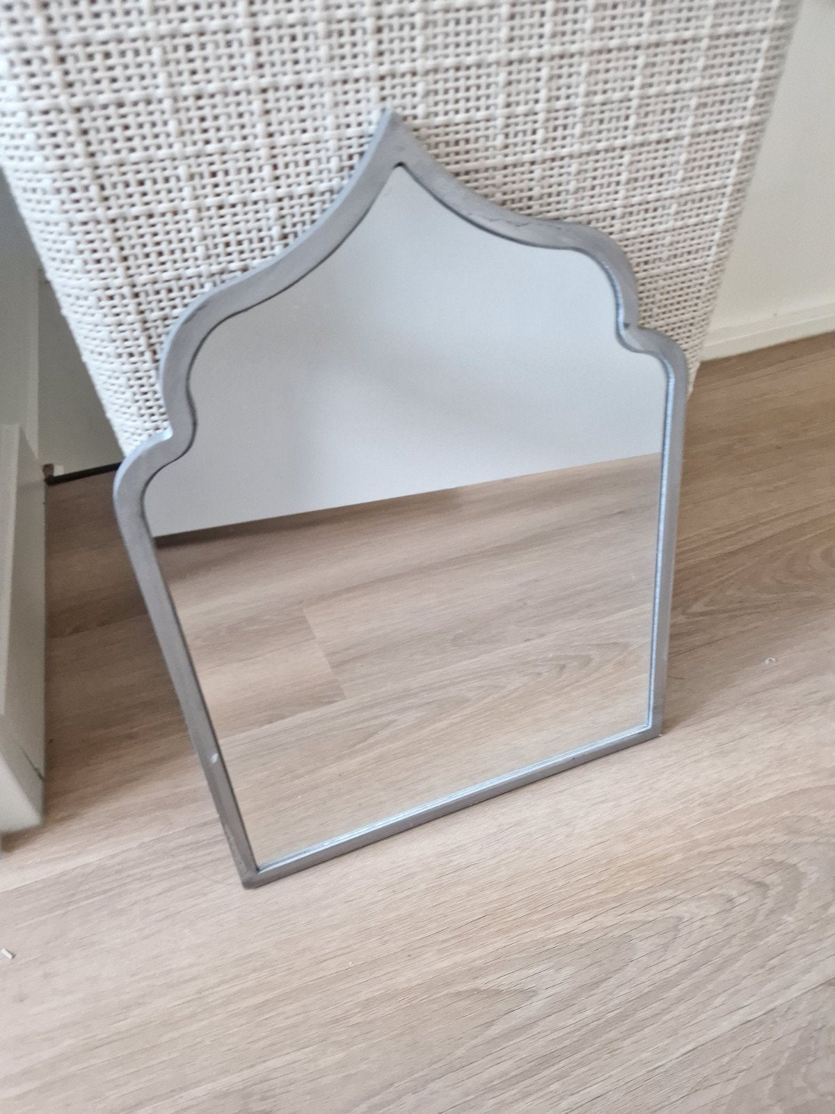 Oosterse stijl spiegel met zilverkleurige lijst, Ophalen, Overige vormen, Minder dan 50 cm, Minder dan 100 cm