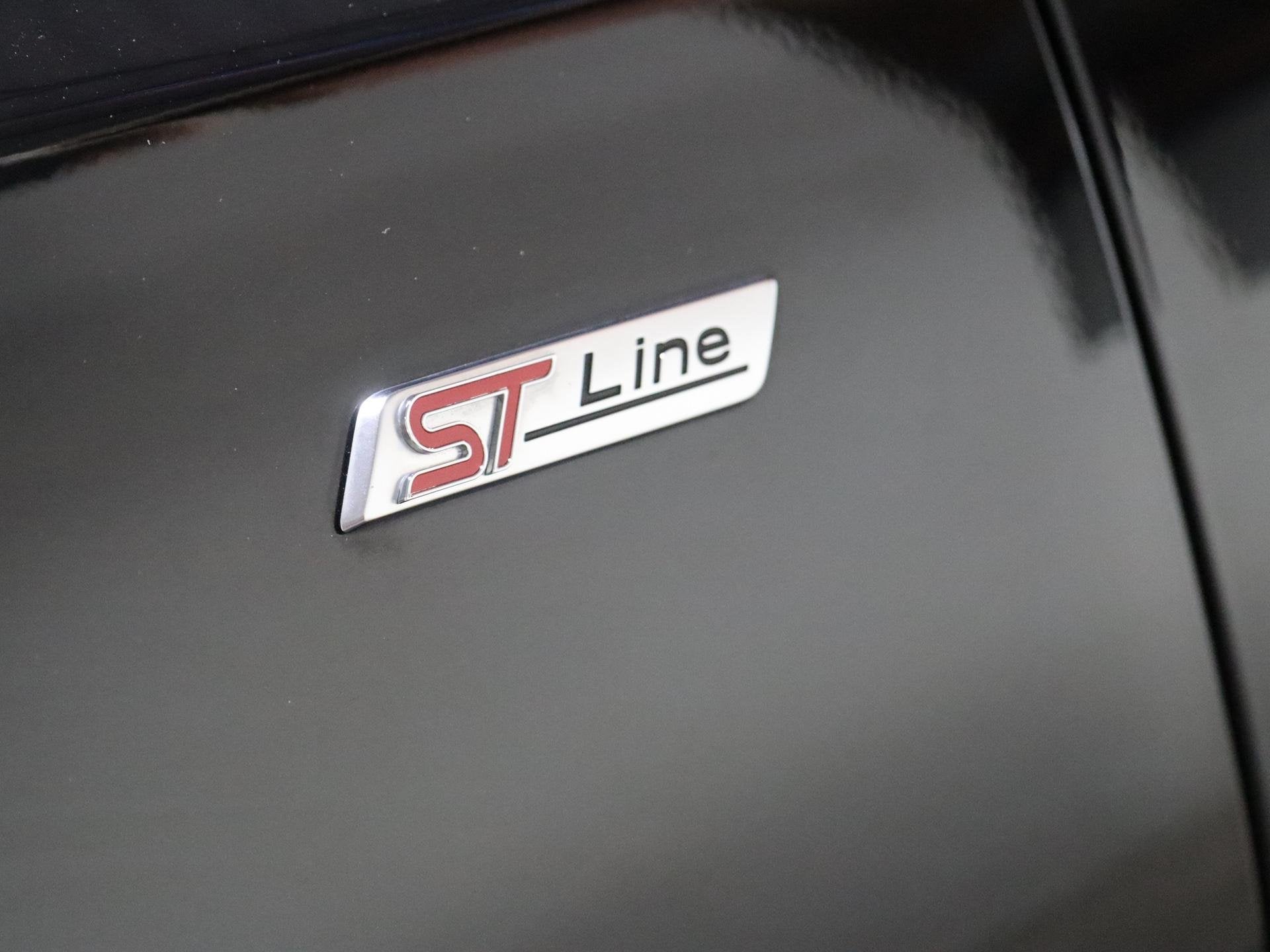Foto 30 van Ford Focus Wagon 1.0 EcoBoost Hybrid ST Line X | Trekhaak |
