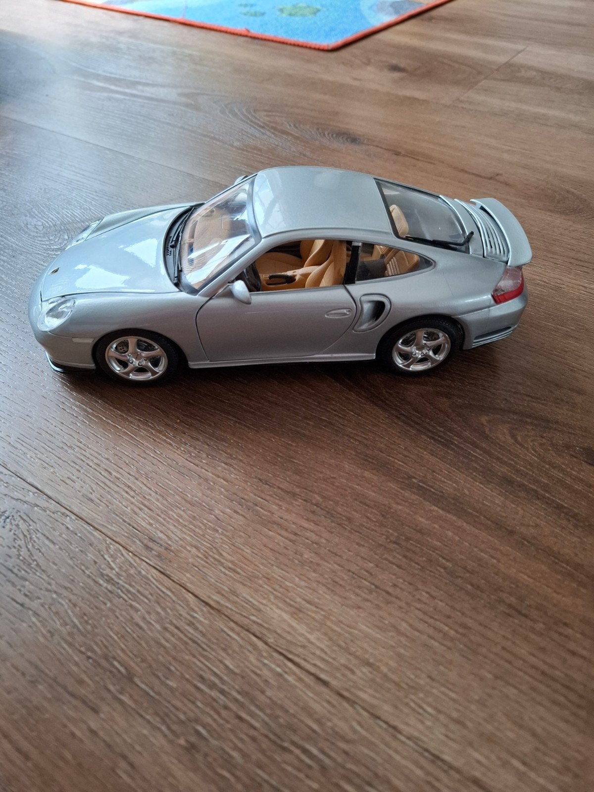 Porsche 996 Turbo 1:18  (1999), Ophalen, Zo goed als nieuw, Auto, Bburago