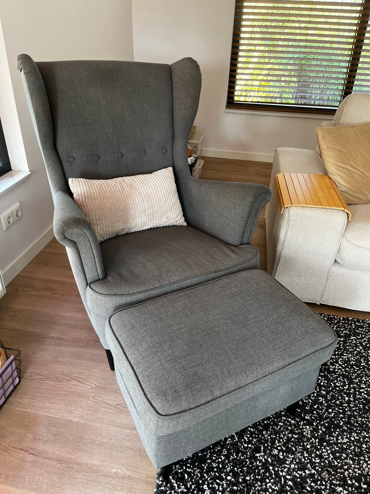 Strandmon Ikea met voetenbank, Ophalen, Zo goed als nieuw, Stof, 75 tot 100 cm