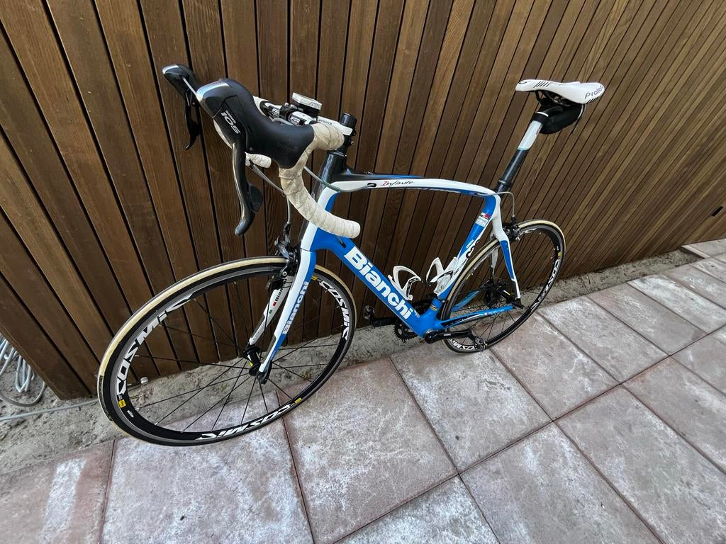 Bianchi Infinito Carbon racefiets - Shimano 105, Mavic Cosmi, 28 inch, Gebruikt, Carbon, 15 tot 20 versnellingen