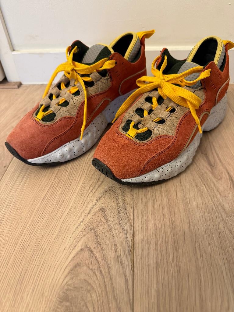 ACNE STUDIOS Red Suede unisex Sneakers, size 42, Ophalen of Verzenden, Sneakers of Gympen, Gedragen, Overige kleuren