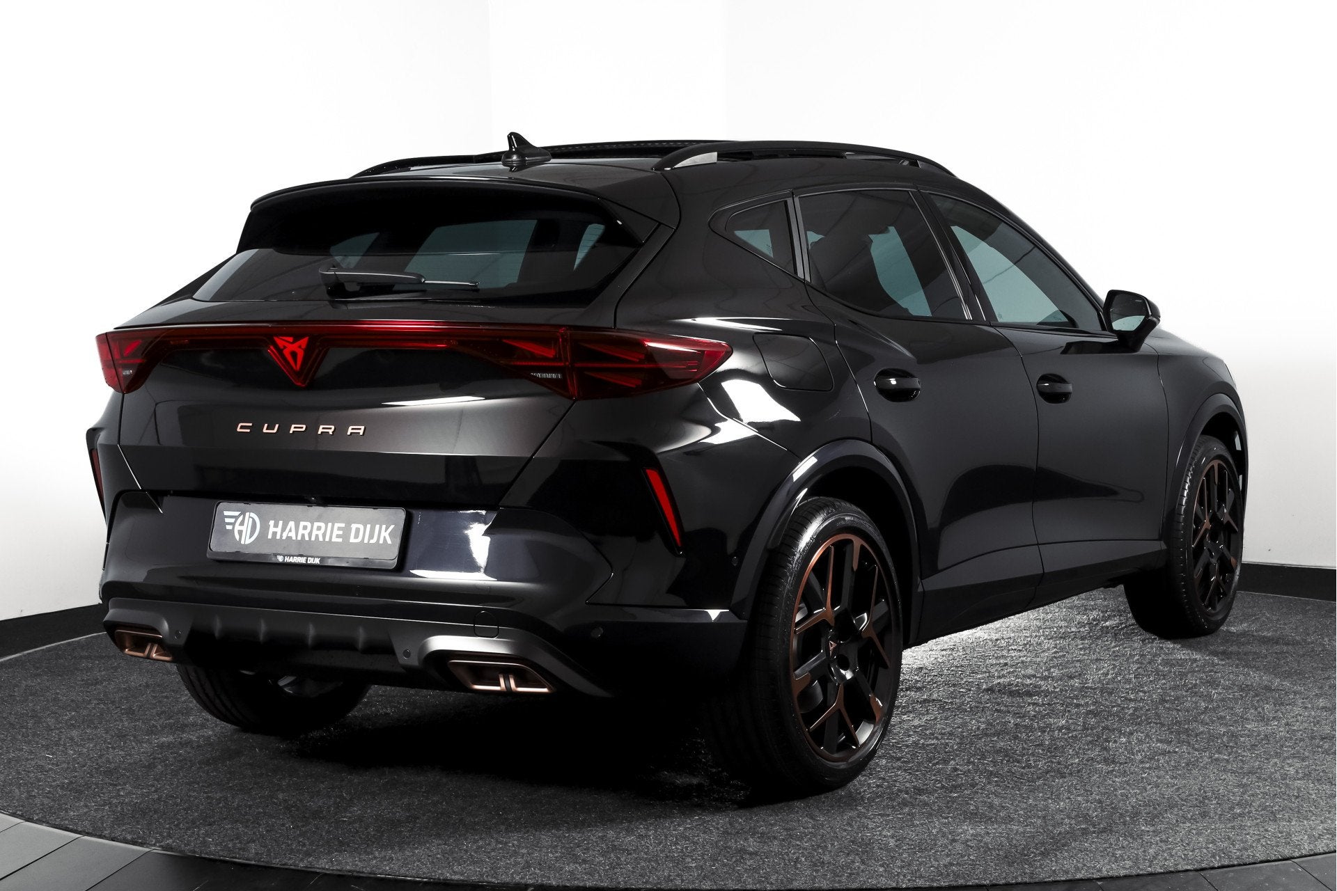 CUPRA Formentor 1.5 TSI e-Hybrid 272 PK VZ Extreme | S/k-Pan, Auto's, 4 cilinders, Zwart, Plug-in hybride, Hybride Elektrisch/Benzine