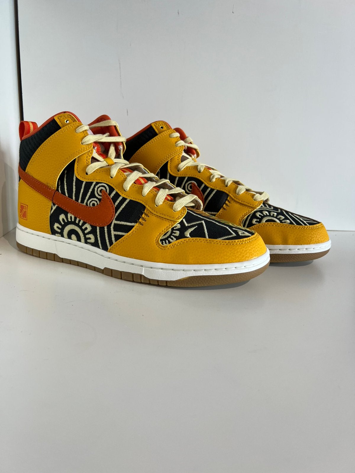 Nike Dunk high Somos Familia, Overige kleuren, ., Nieuw, Ophalen of Verzenden