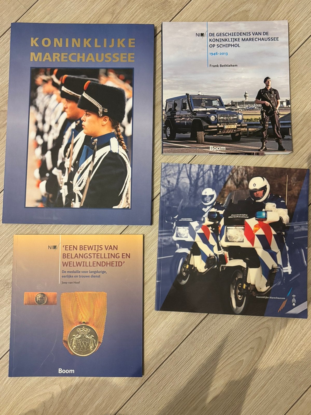 4x Koninklijke Marechaussee boeken, Ophalen of Verzenden, Zo goed als nieuw