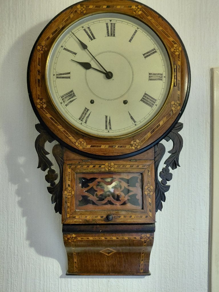Amerikaanse dropdial klok met slagwerk. Circa 1880, Ophalen