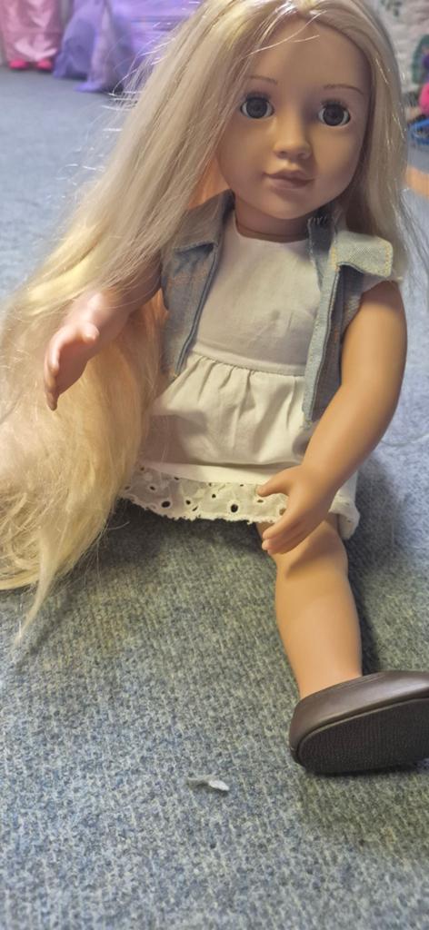 Pop met lang blond haar en zomerse outfit, Ophalen, Gebruikt, Overige typen