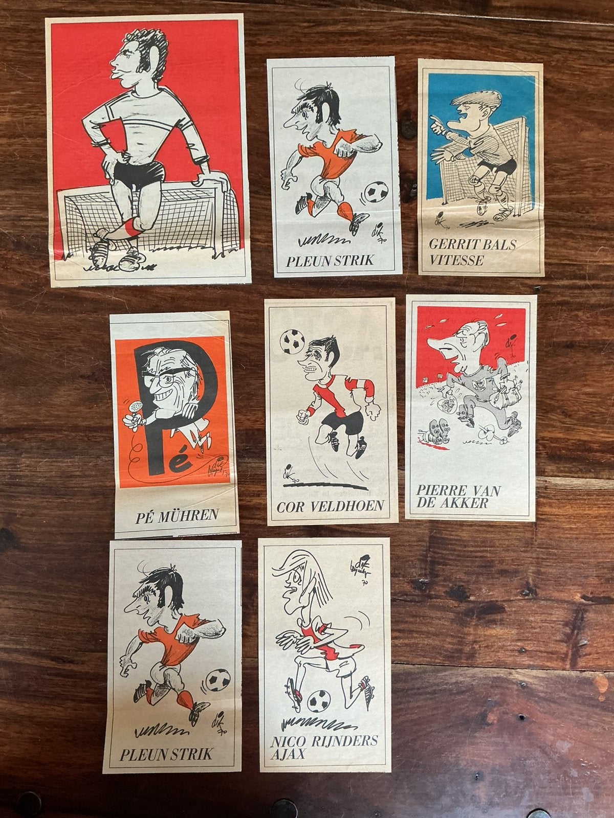 Voetbal karikatuur Dik Bruynesteyn 8 stuks 1 koop  1970, Ophalen of Verzenden, Knipsel(s)