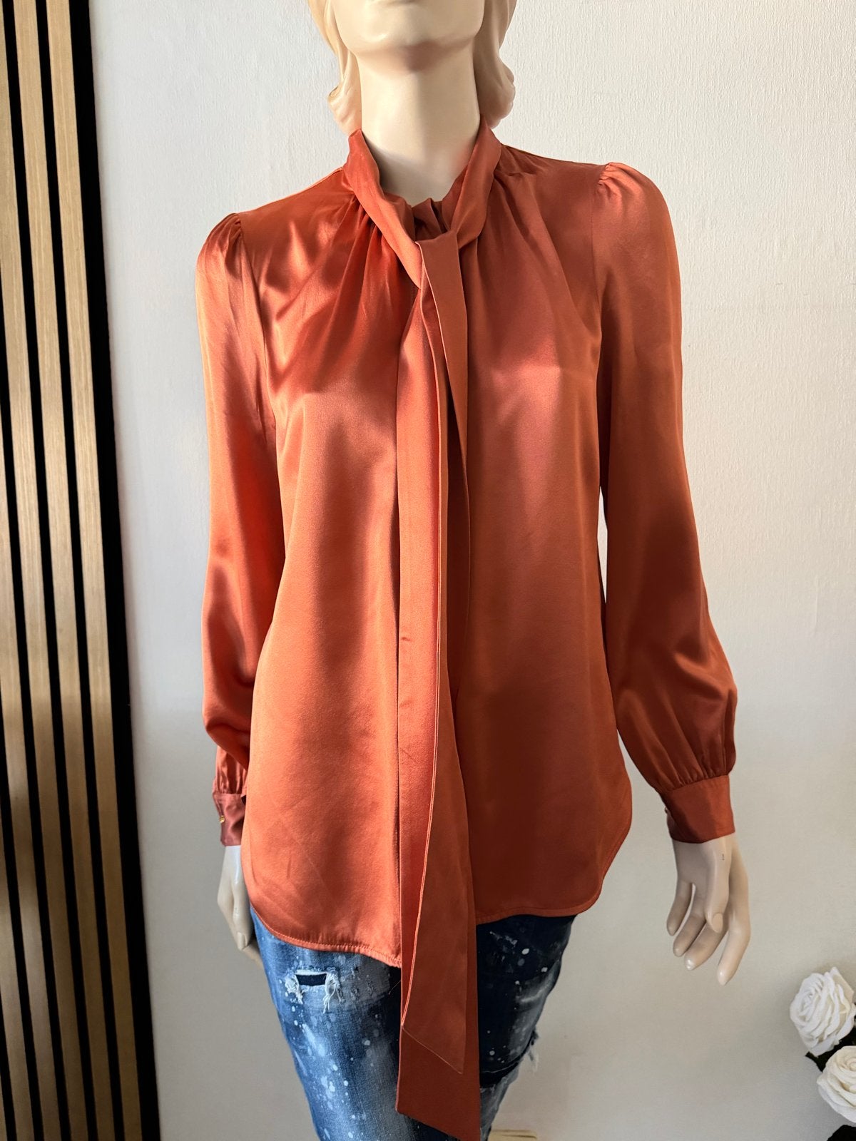 Tory Burch Zijden Blouse - Koperbruin - Maat M (EU 42), Ophalen of Verzenden, Zo goed als nieuw, Maat 38/40 (M), Bruin