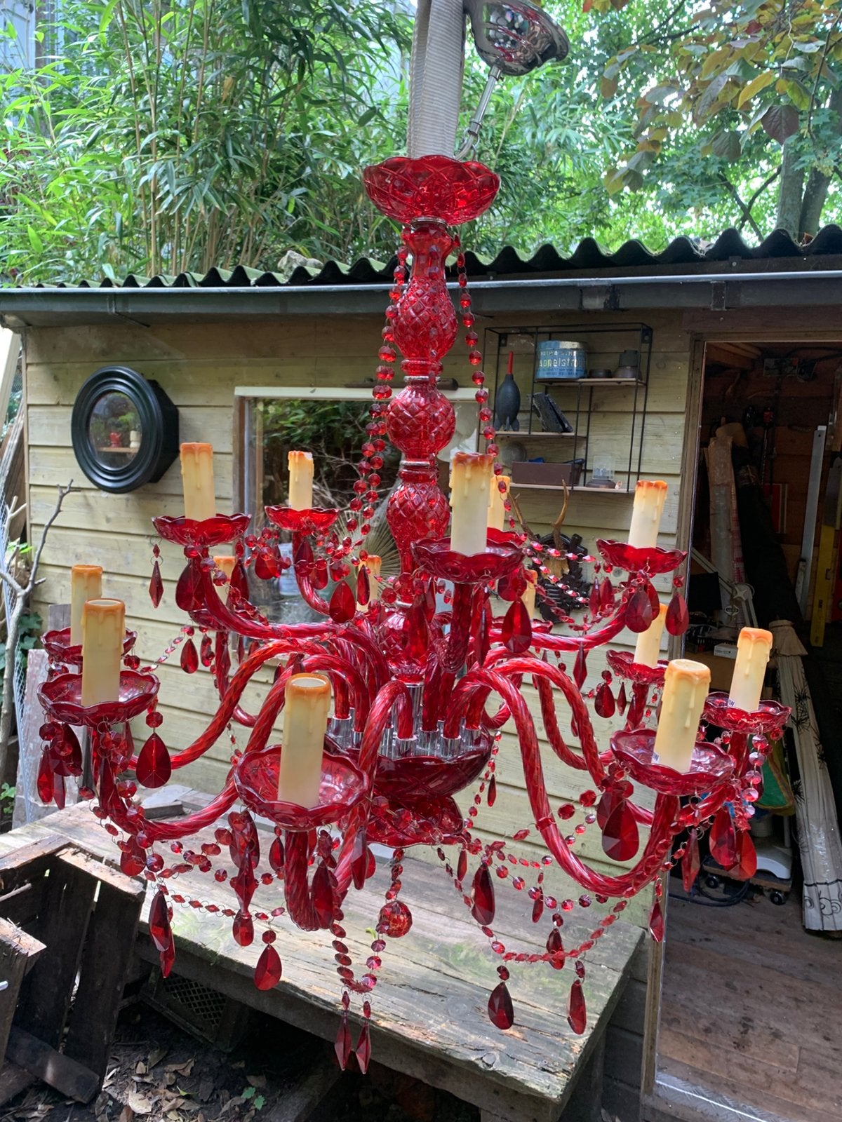 Rood glazen kroonluchter met 14 gedraaide glazen armen, Ophalen, Gebruikt, Glas, Venetiaanse stijl