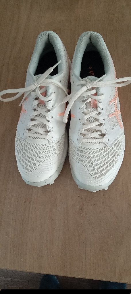 Asics kunstgrasschoenen (korfbal), Ophalen of Verzenden, Nieuw, Schoenen