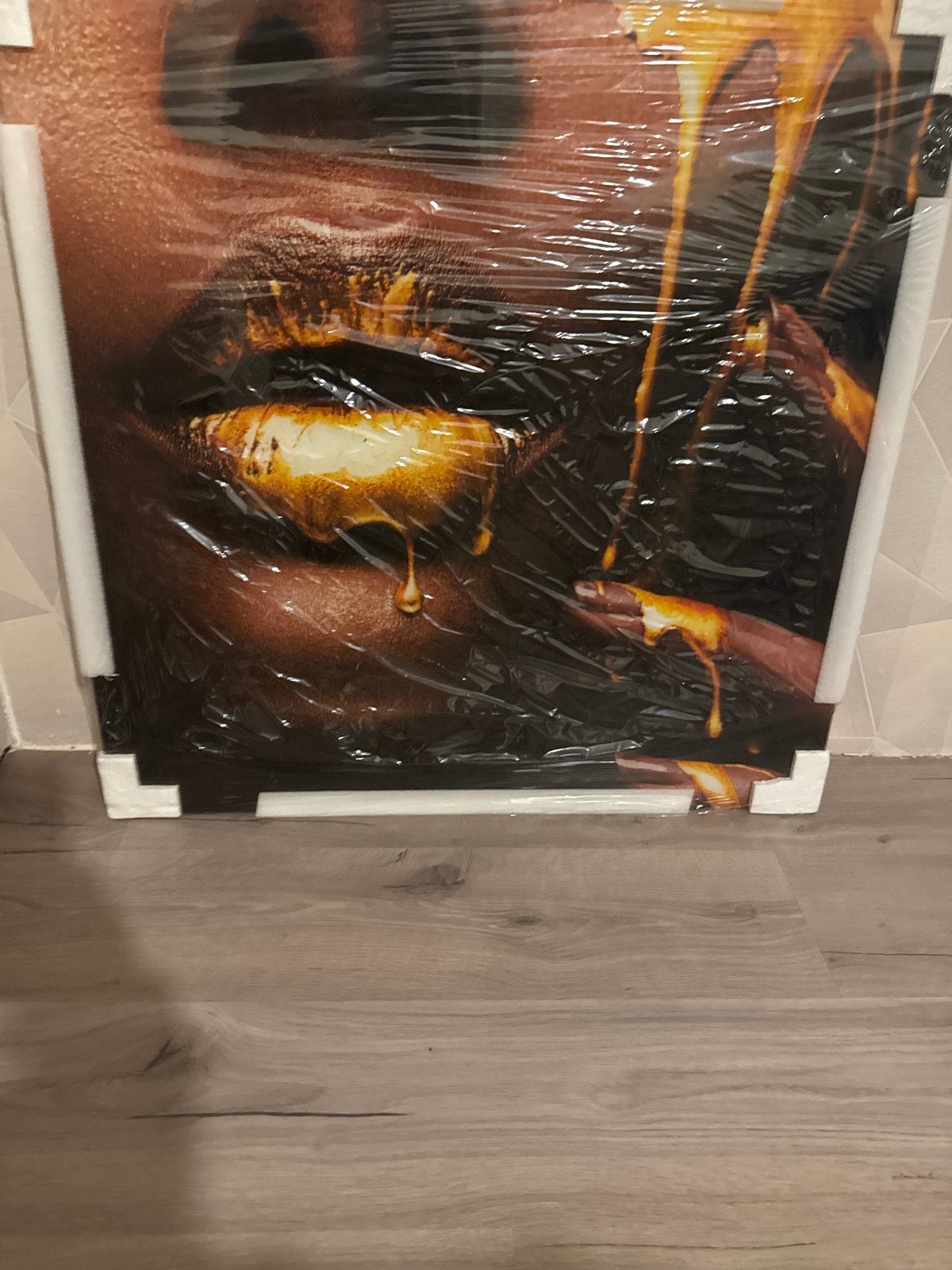 Modern kunstwerk: Lippen met gouden verf, Ophalen of Verzenden