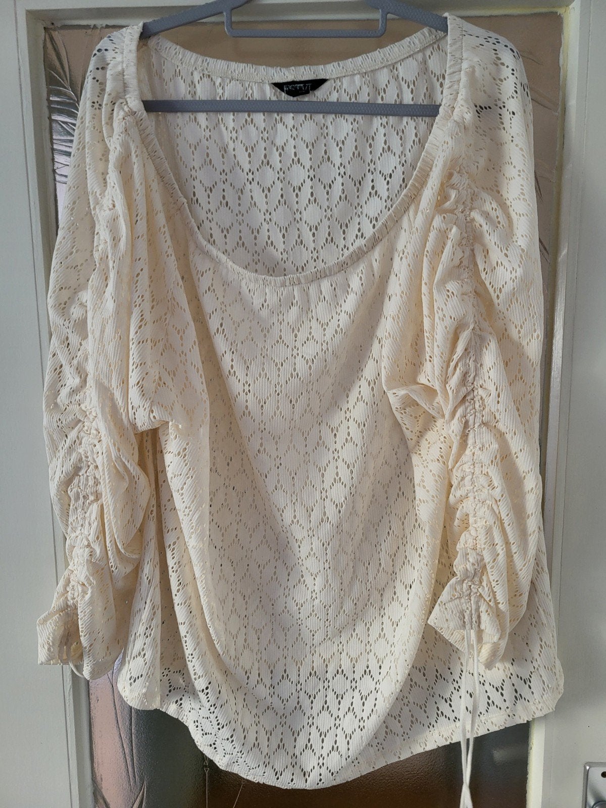 Off shoulder top wit/crème maat xl ms mode nooit gedragen, Kleding | Dames, Tops, Wit, Maat 46/48 (XL) of groter, Nieuw, Ophalen of Verzenden