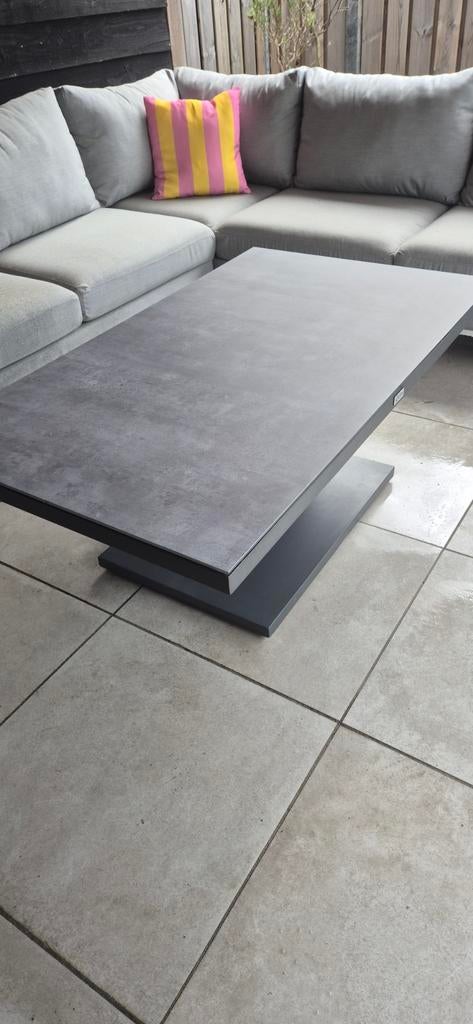 Verstelbare tuintafel 130x75cm - Hoogte 51-72cm, Tuin en Terras, Ophalen of Verzenden, Gebruikt, Rechthoekig, Metaal