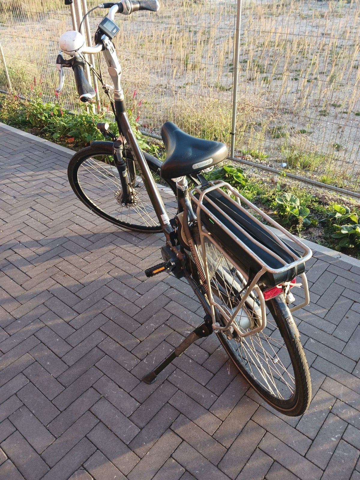 Trek T400 E-bike met defect batterijslot, Fietsen en Brommers, 51 tot 55 cm, Ophalen of Verzenden, Gebruikt, 50 km per accu of meer