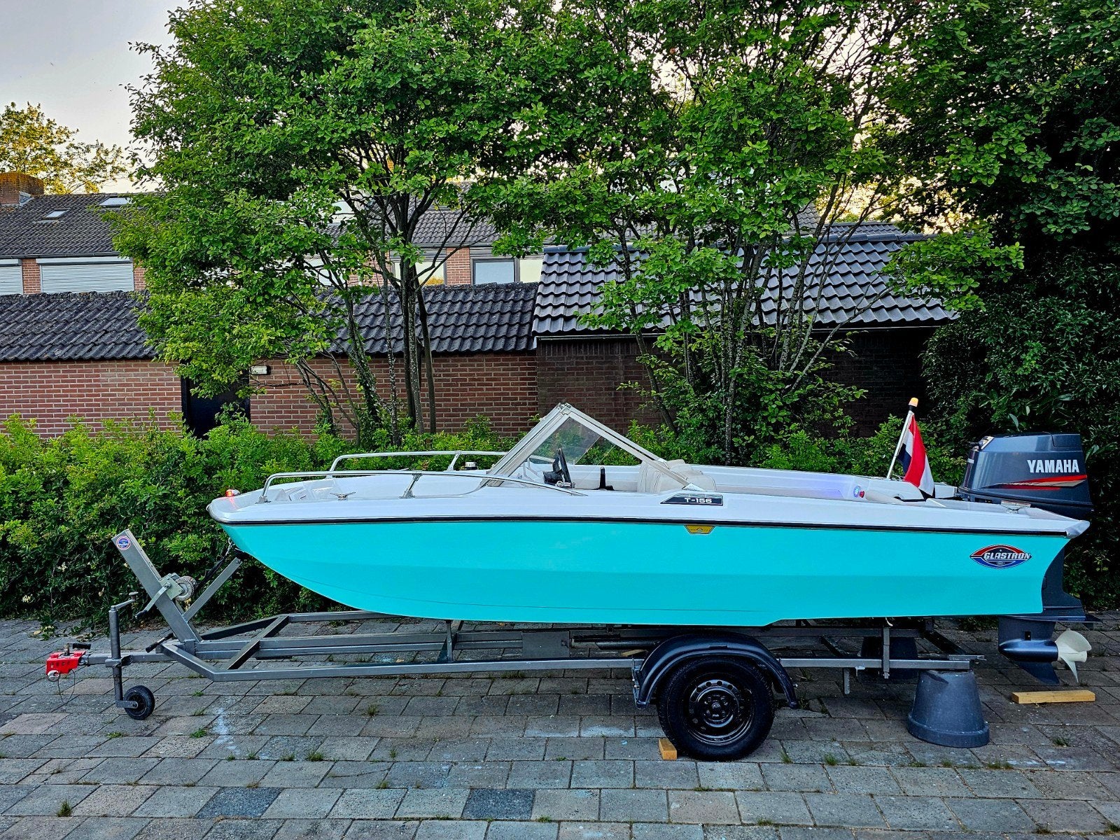 Glastron boot met Yamaha 60pk buitenboordmotor en trailer, Watersport en Boten, Ophalen, Zo goed als nieuw, Minder dan 70 pk, Elektrische start
