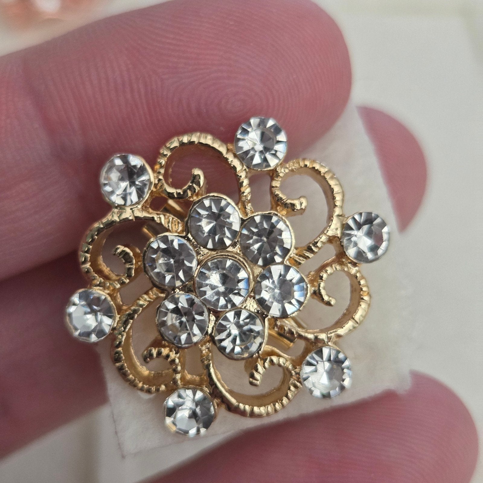 Broche, Sieraden, Tassen en Uiterlijk, Broches, Ophalen of Verzenden, Overige materialen