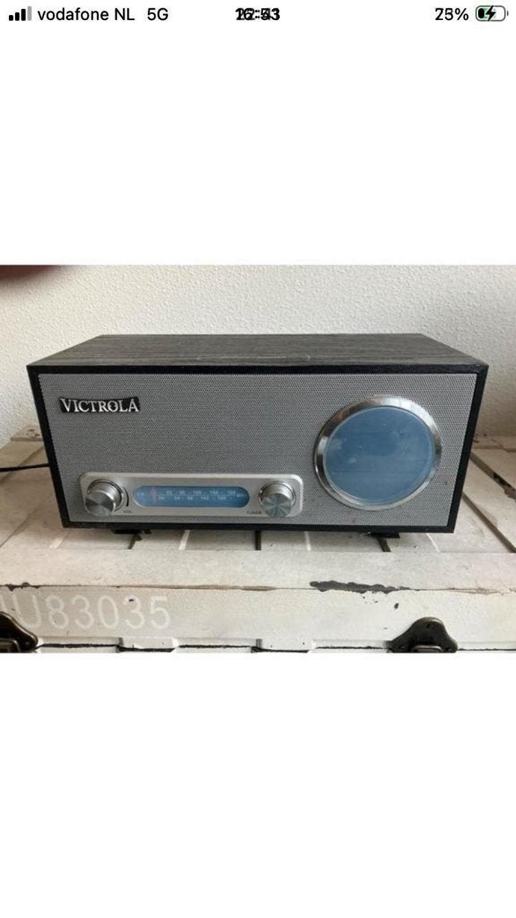 Victrola Bluetooth Klokradio - Radio met Bluetooth, Ophalen of Verzenden, Zo goed als nieuw, Radio