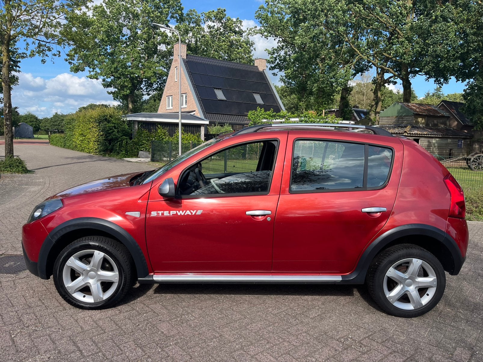 Dacia Sandero 1.6 MPI Euro5 2011 airco apk 8/1/2027trekhaak, Auto's, Dacia, Bedrijf, Te koop, Sandero, ABS, Airbags, Airconditioning