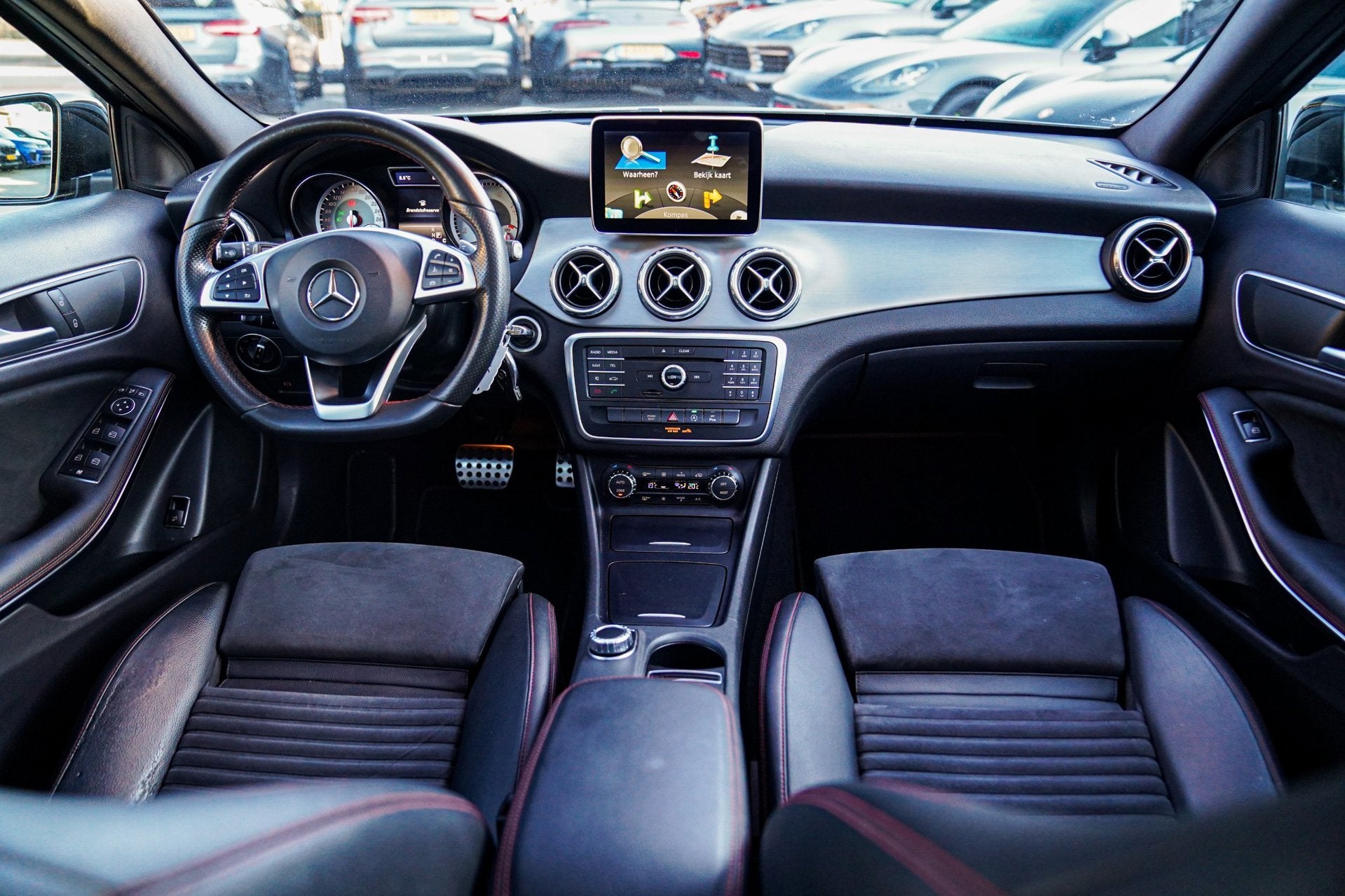Mercedes-Benz GLA-klasse 250 Business | Panorama | Camera |, Auto's, Mercedes-Benz, 730 kg, Gebruikt, 4 cilinders, Bedrijf