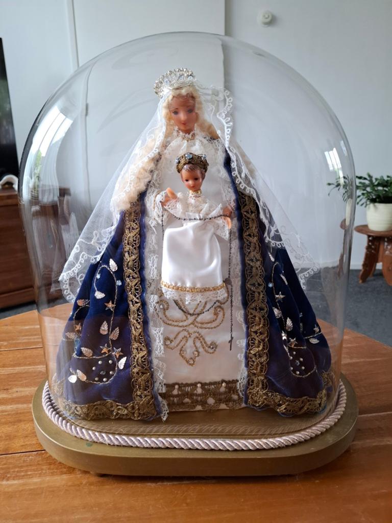 Maria met kindje Jezus onder glazen stolp, Antiek en Kunst, Antiek | Religie, Ophalen