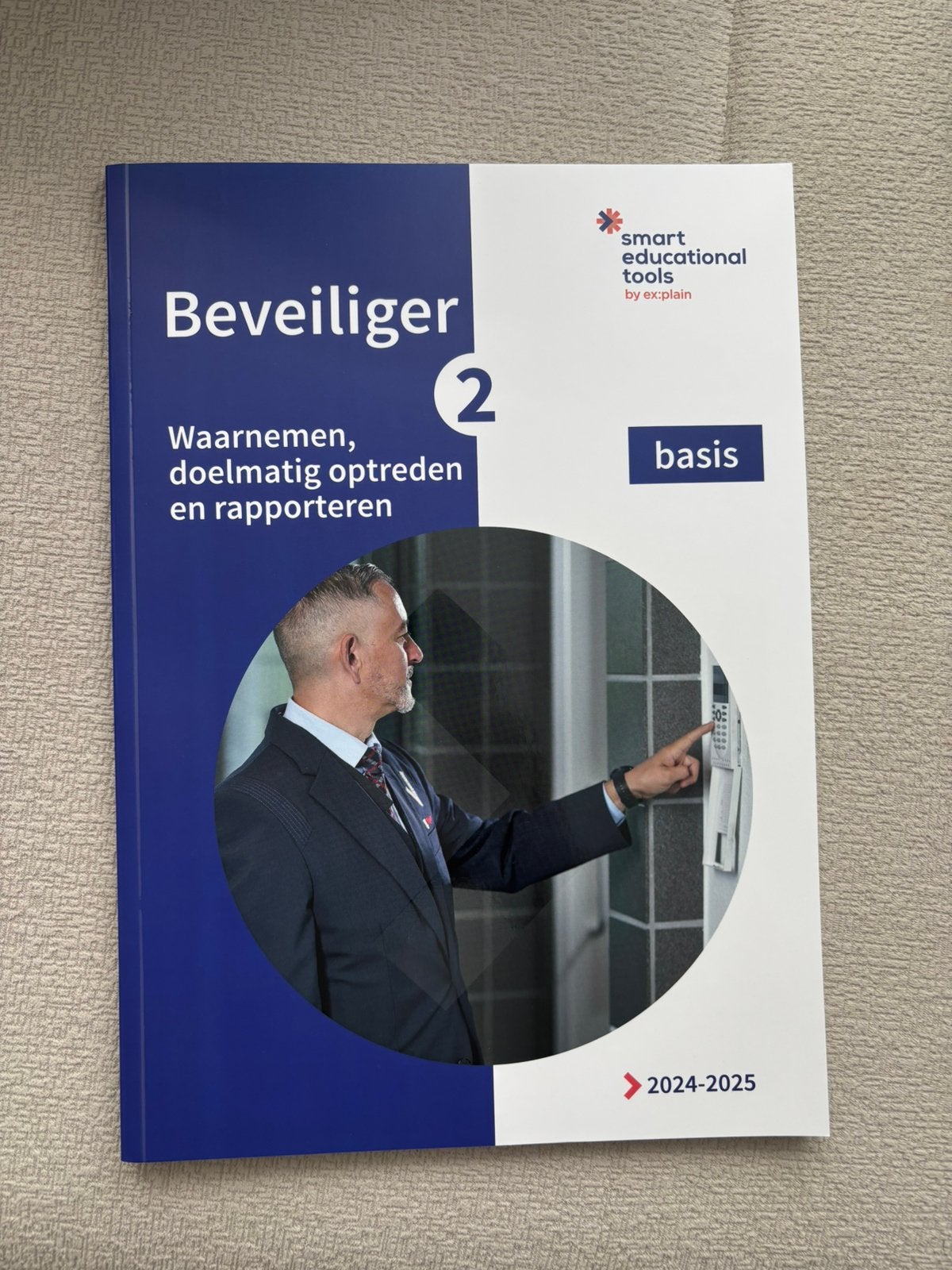 Beveiliger2 theoretische boeken, Boeken, Ophalen of Verzenden, Beta, Zo goed als nieuw, MBO