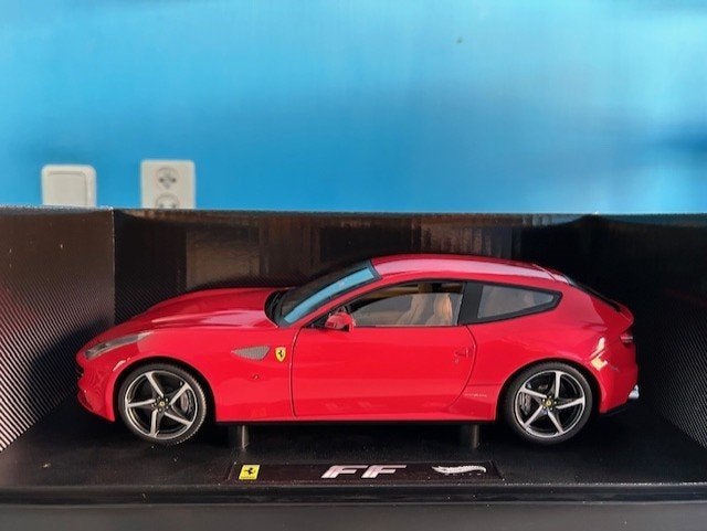 FERRARI FF 1:18 HOT WHEELS ELITE, Hobby en Vrije tijd, Ophalen of Verzenden, Zo goed als nieuw, Auto, Hot Wheels