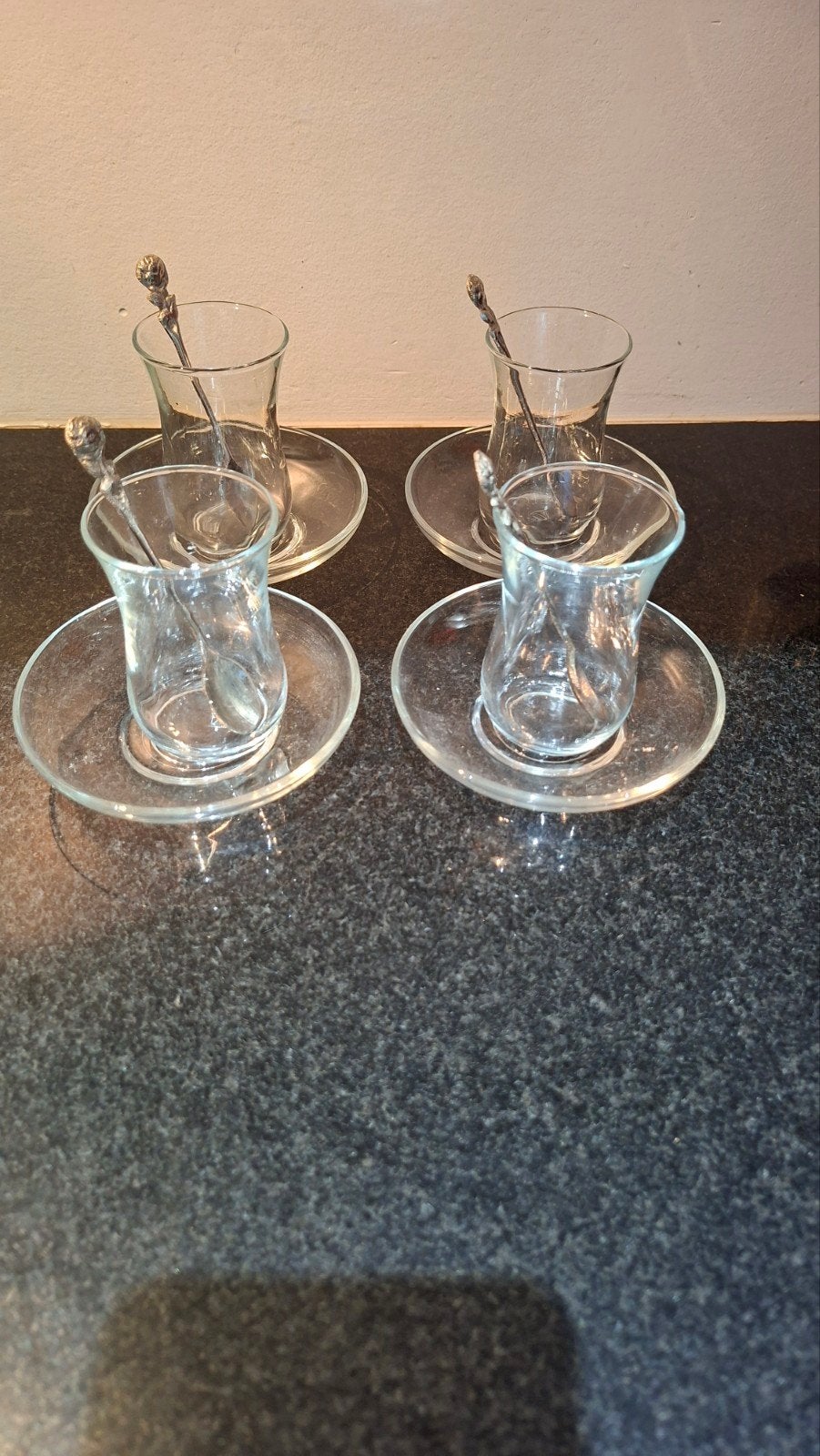 Turkse theeglazen set, 4 stuks met schoteltjes en lepels, Glas of Glazen, Gebruikt, Ophalen of Verzenden, Glas