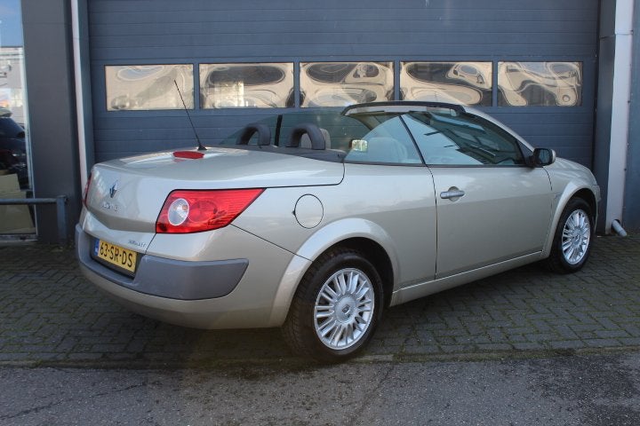 Renault Mégane Coupé-Cabriolet 1.6-16V Tech Line Electr Ka, Voorwielaandrijving, Xenon verlichting, Gebruikt, 4 cilinders