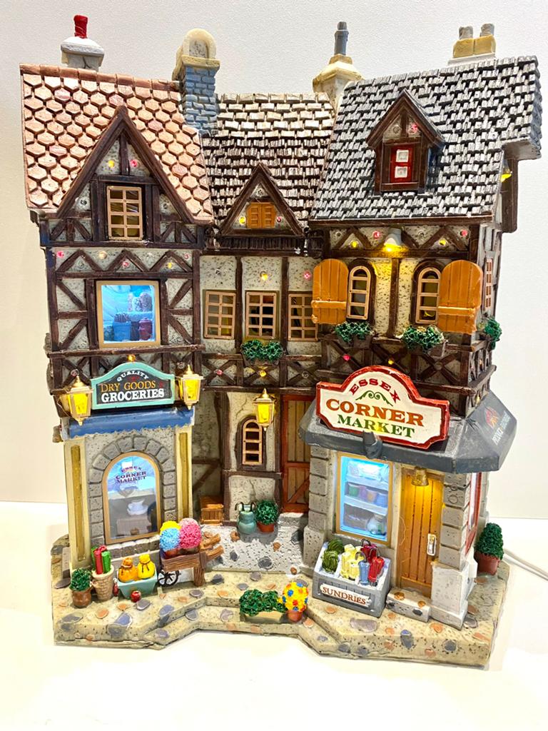 Lemax Façade Essex Corner Market (95893), Diversen, Kerst, Verzenden