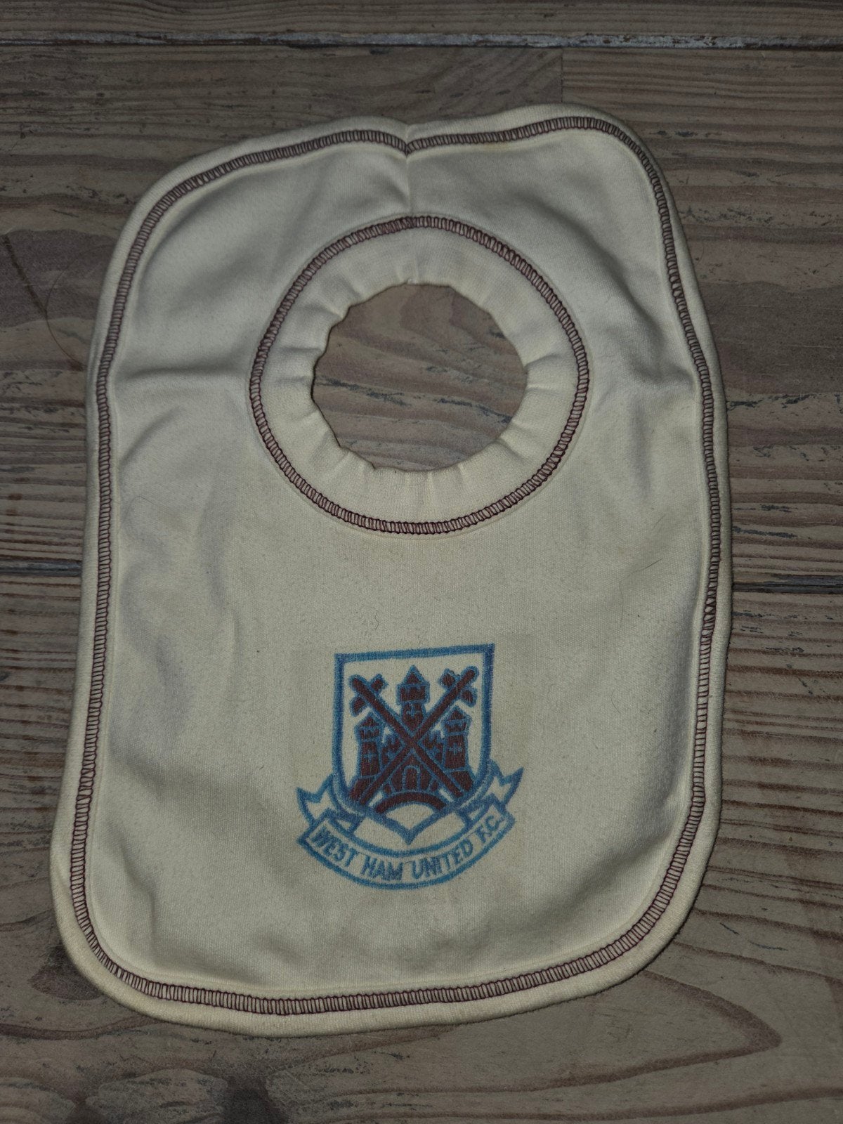 west ham united hammers slabbetje voor de baby, Ophalen of Verzenden, Nieuw, Overige typen