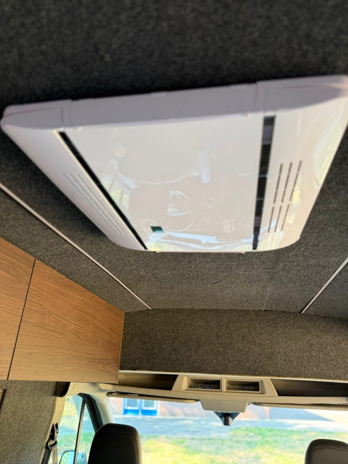 Foto 14 van Zeer nette Buscamper met nieuwe inrichting, luifel en airco