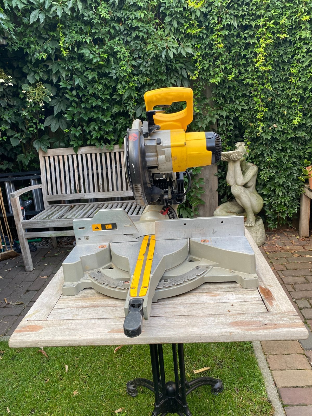 DeWalt DW712-QS afkort/verstekzaag, Ophalen, 70 mm of meer, Zo goed als nieuw, Afkortzaag