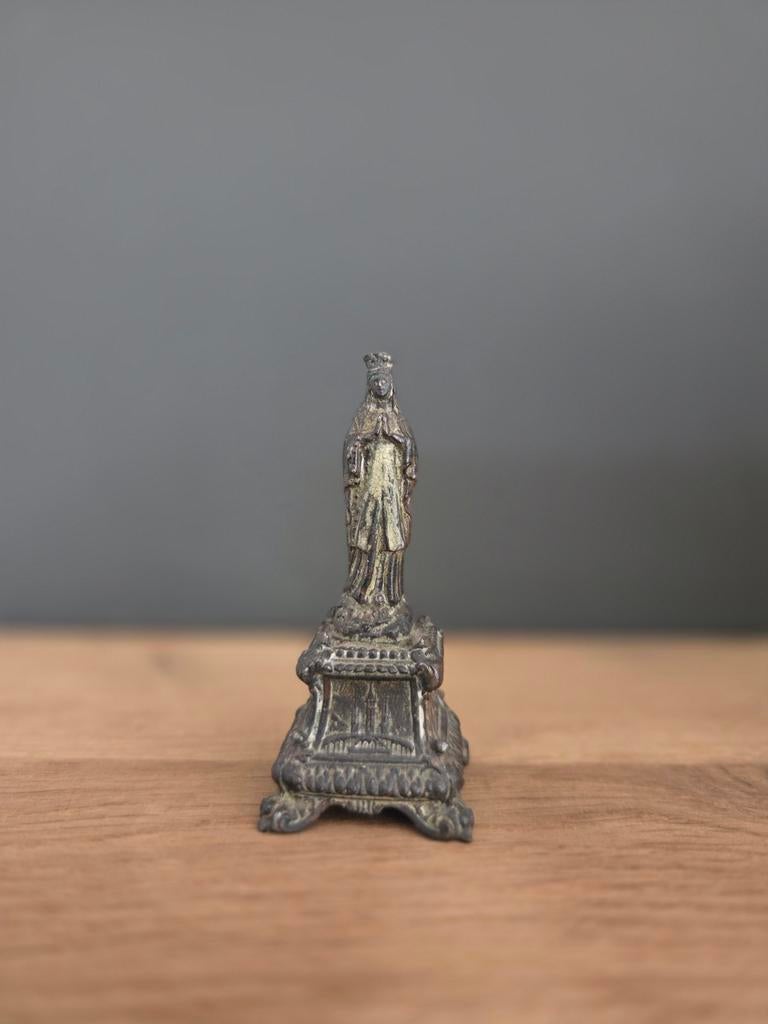 Onze lieve Vrouw van Lourdes, klein metalen beeldje, Antiek en Kunst, Antiek | Religie, Ophalen of Verzenden