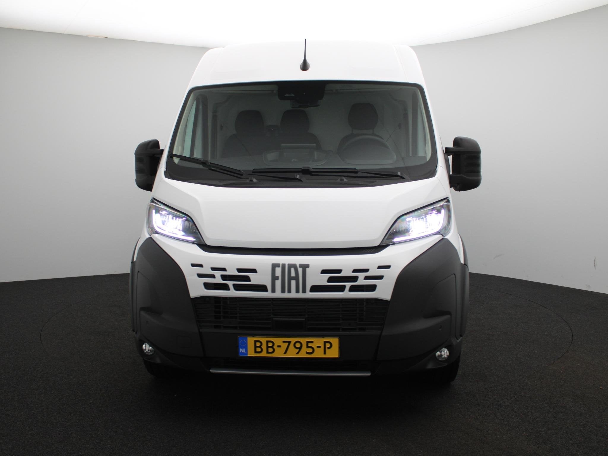 Fiat E-Ducato 4.25t L3H2 Heavy 110 kWh | Demo | Tot 8 jaar g, Auto's, Stof, Met garantie (alle), Origineel Nederlands, 424 km