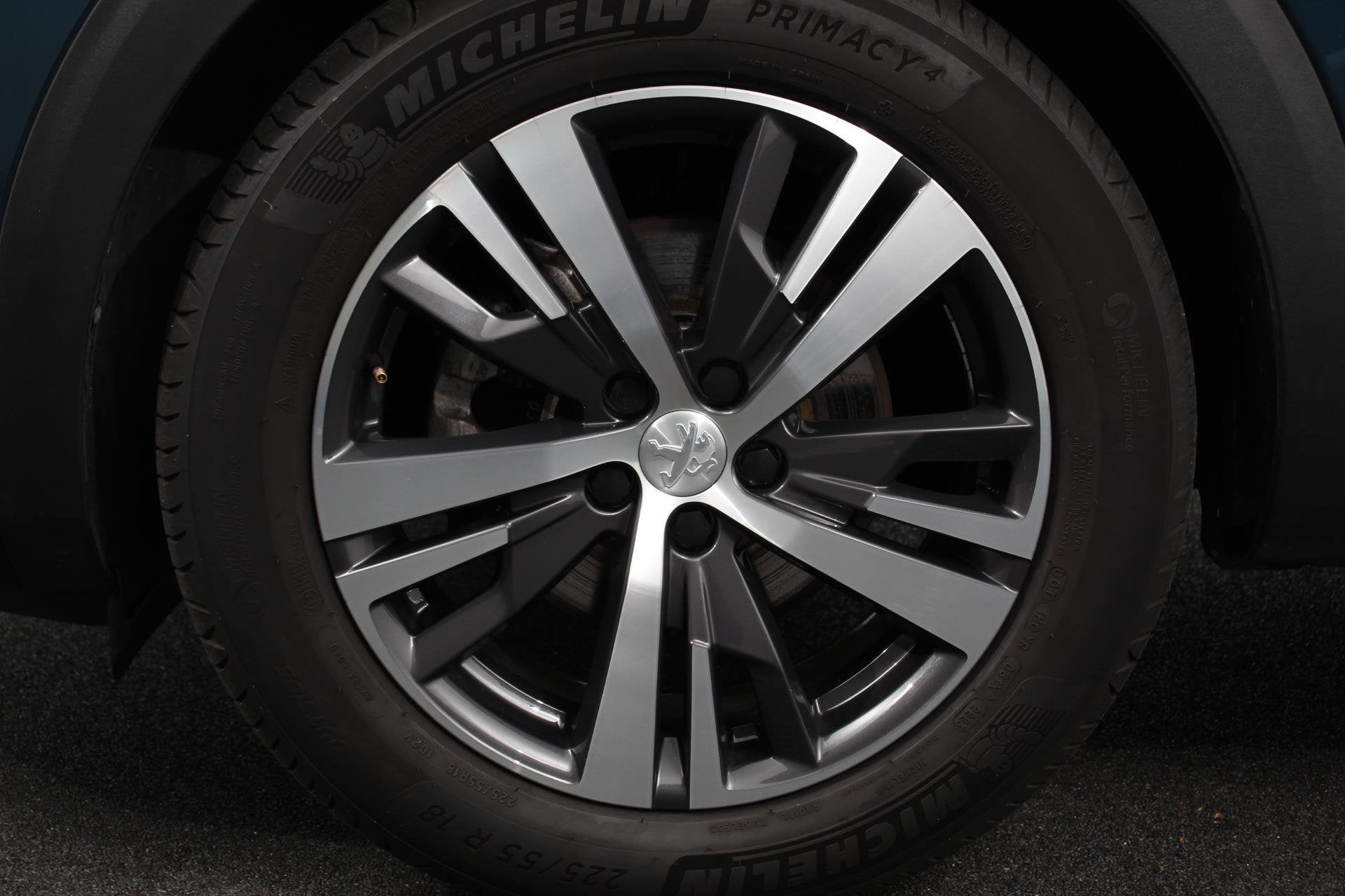 Peugeot 3008 1.2 PureTech 130pk Automaat Allure Navigatie Cl, Auto's, Stof, 1199 cc, Blauw, Bedrijf