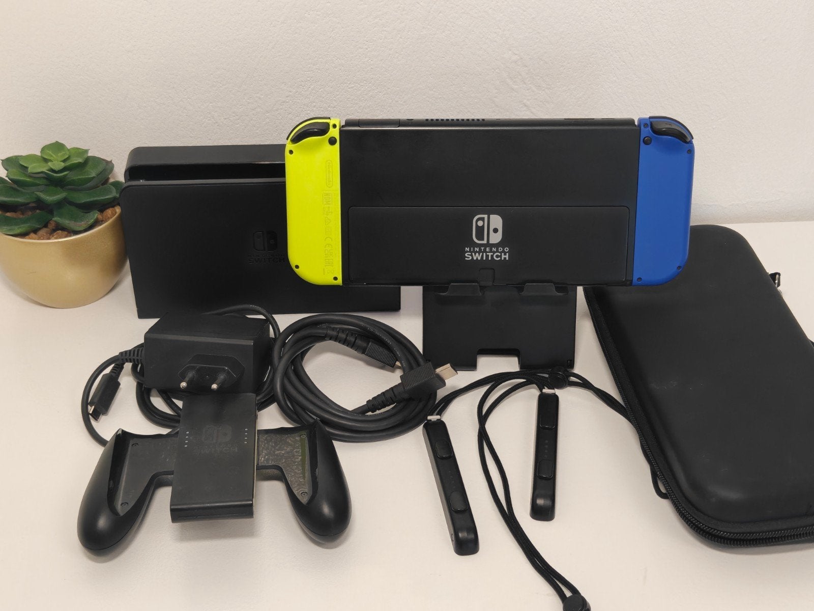 Nintendo Switch OLED met Mario Kart 8 Deluxe, Racen en Vliegen, 5612GA, Ophalen of Verzenden, Zo goed als nieuw
