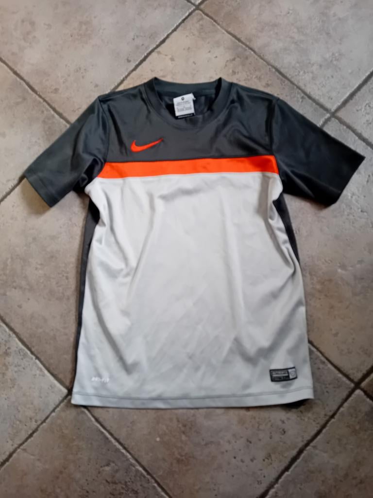 Nike Dri-fit kindermaat M (146-150cm), Gebruikt, Jongen of Meisje, Ophalen of Verzenden, Shirt of Longsleeve