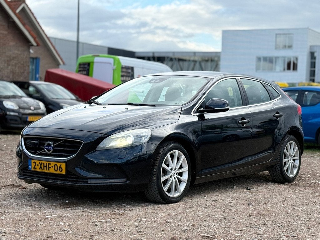 Volvo V40 2.0 D4 Summum Business/ CAMERA/ VELGEN, Voorwielaandrijving, Euro 5, Gebruikt, Zwart