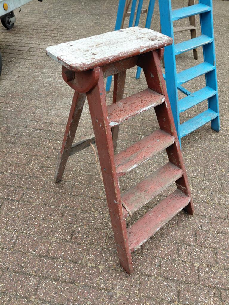 Oud eiken trapje, Ophalen, Minder dan 2 meter